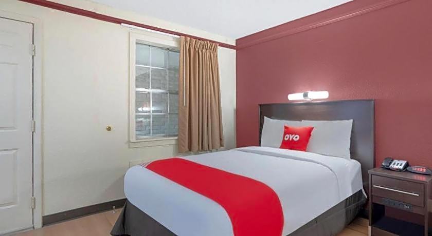 OYO Hotel Tulsa N Sheridan Rd & Airport