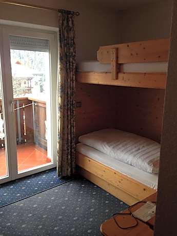 Single Room with Mountain View