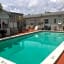 Richard's Motel Courtyard