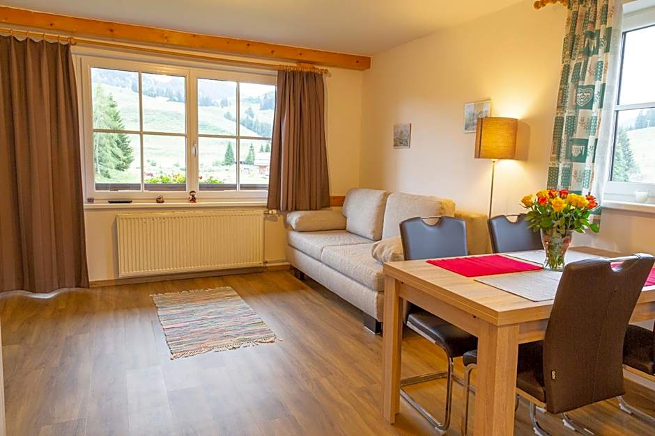 Almhaus Alpenrose Postalm