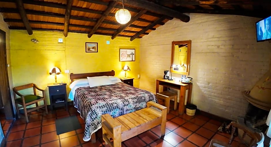 Villa Patzcuaro Garden Hotel & RV Park