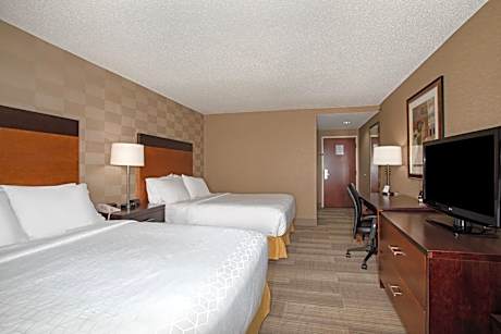 Standard Queen Room with Two Queen Beds - Pet Friendly