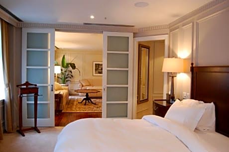Corner One-Bedroom Suite
