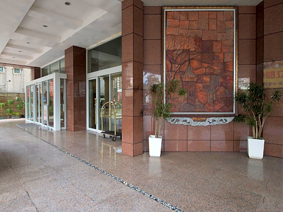 Hotel Regalees