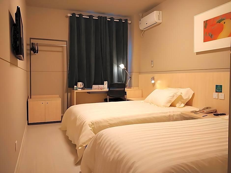 Jinjiang Inn Changchun Quan'an Plaza Airport Bus Station