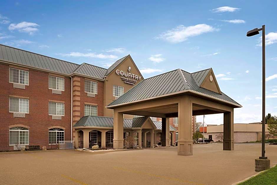 Country Inn & Suites by Radisson, Valparaiso, IN