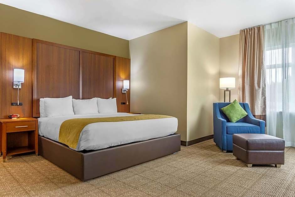 Comfort Inn & Suites Lakewood by JBLM