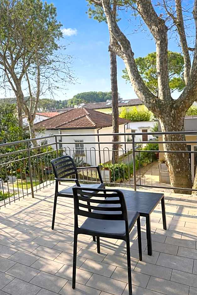 Hotel Villa Tina Easy Stay Room Only