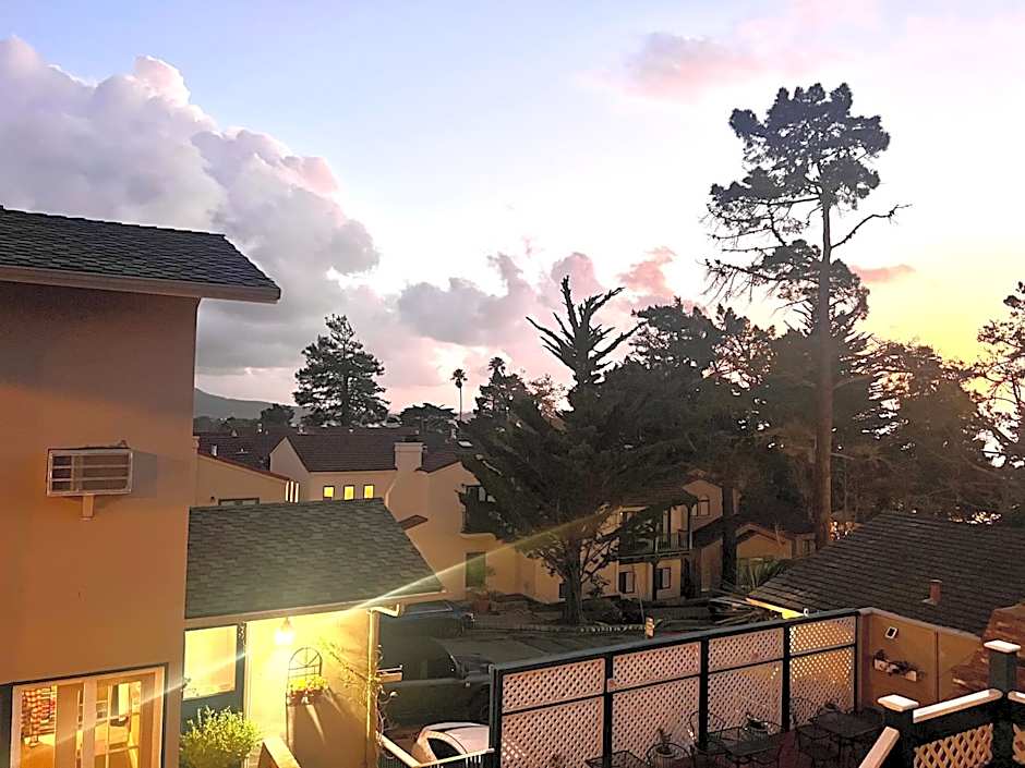 Carmel Wayfarer Inn