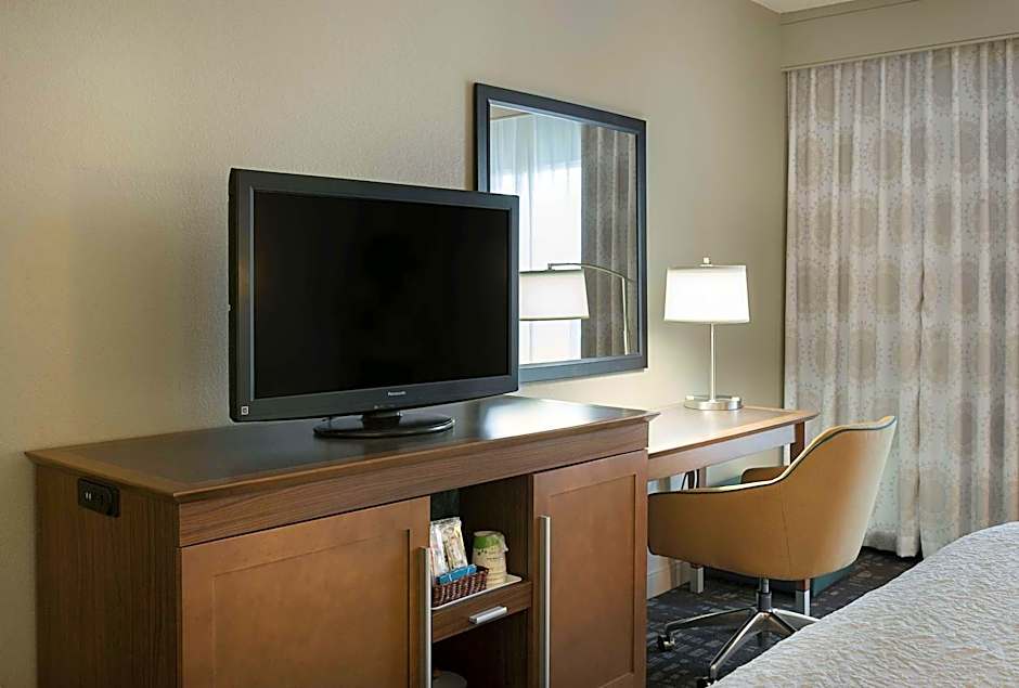 Hampton Inn By Hilton And Suites Charlotte/Pineville