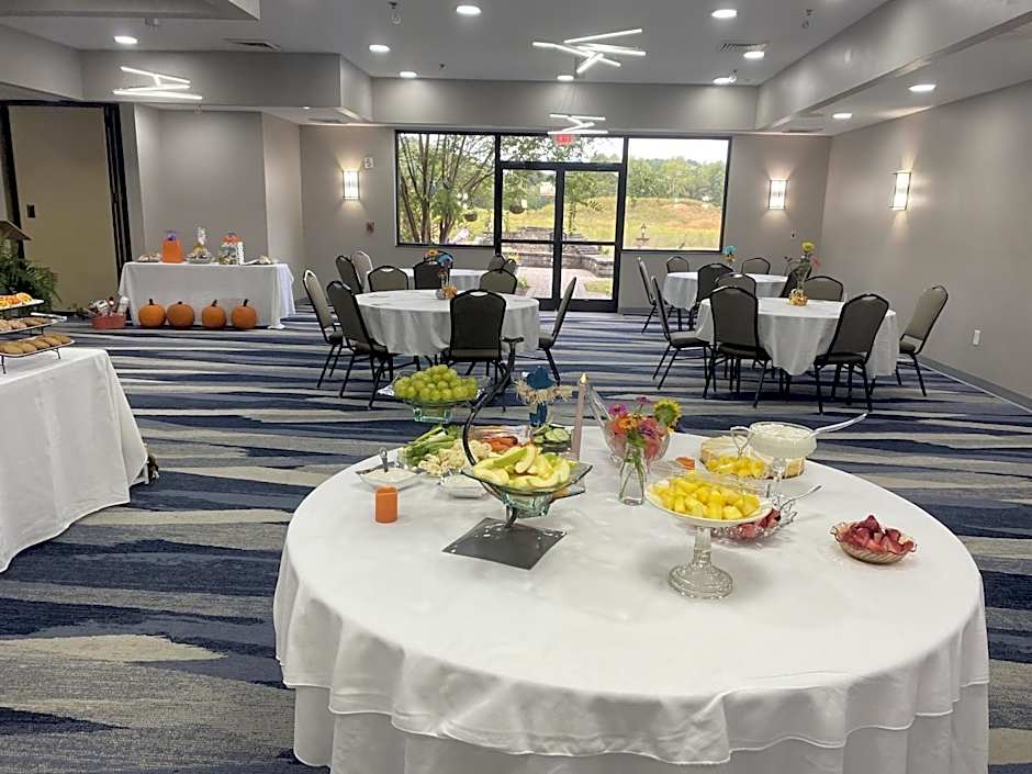 Comfort Inn and Suites Near Lake Guntersville