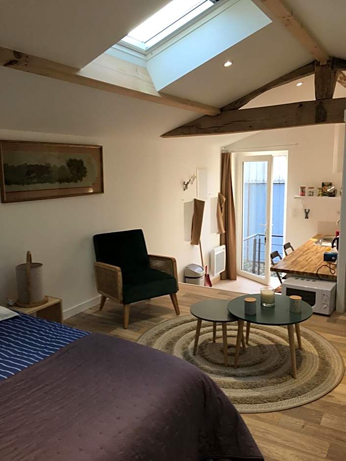 Cabanes et Studios à la Bernardiere