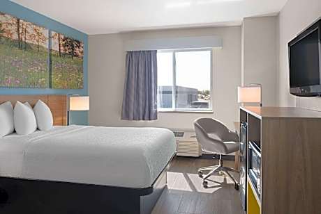 Days Inn by Wyndham Neenah