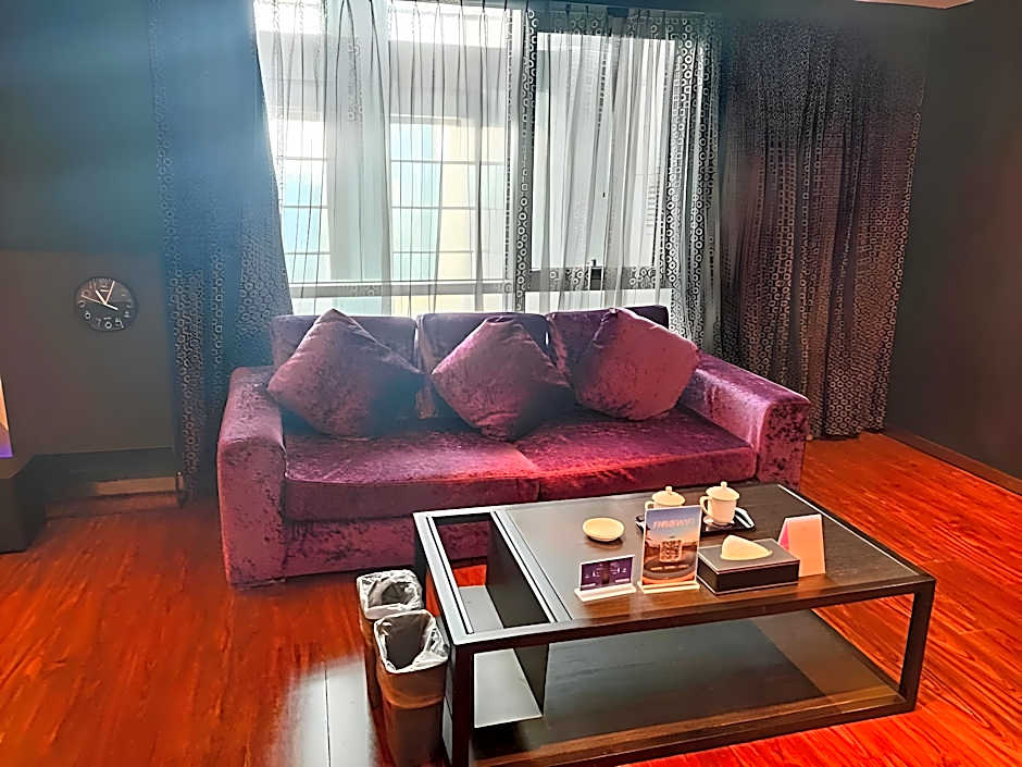 Housing International Hotel Qingdao