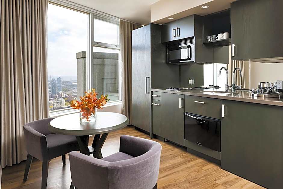 One King West Hotel And Residence