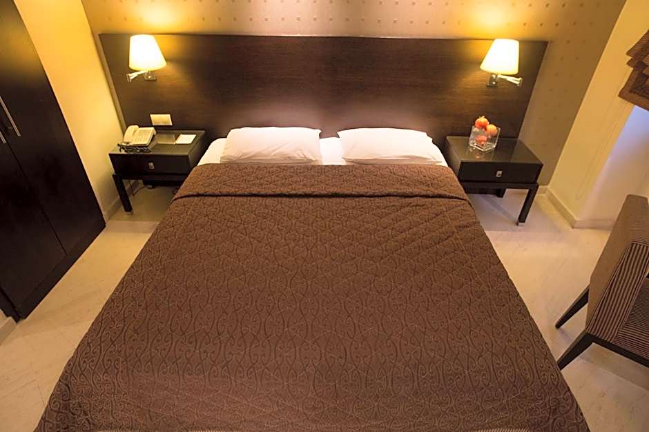 Davitel - Tobacco Hotel