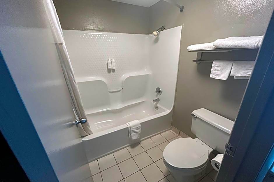 Days Inn by Wyndham Dublin GA