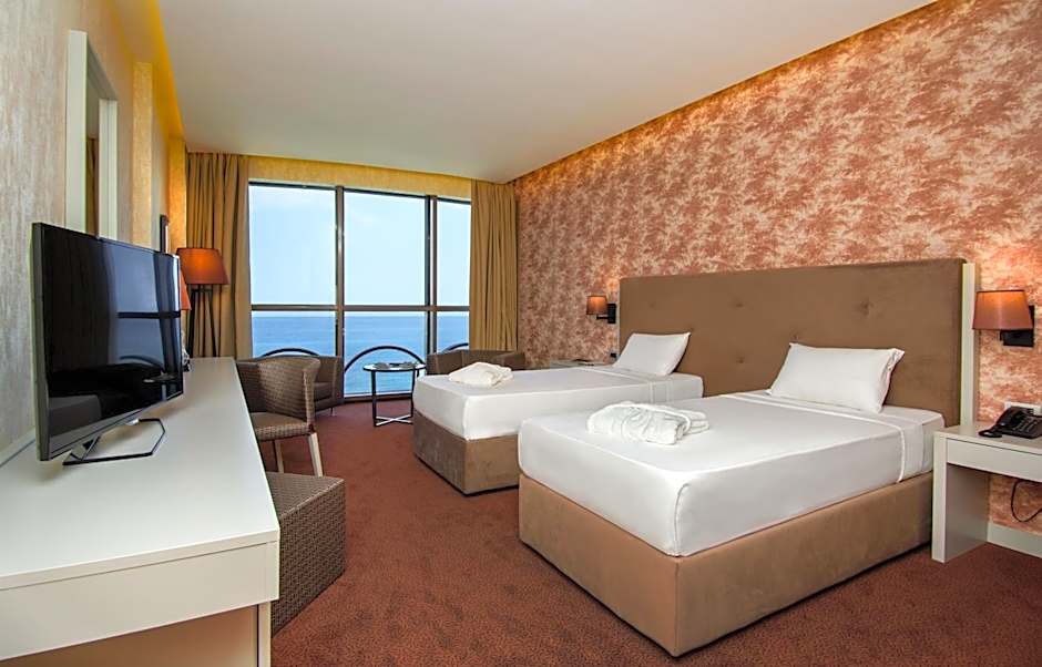 The Grand Gloria Hotel
