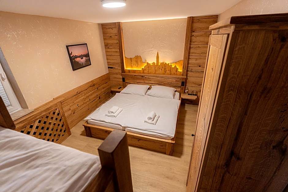 Bed & Breakfast LakeBled House