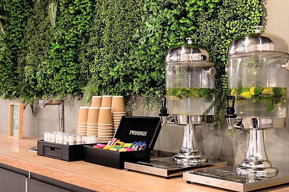 Zedwell Underground Tottenham Court Rd