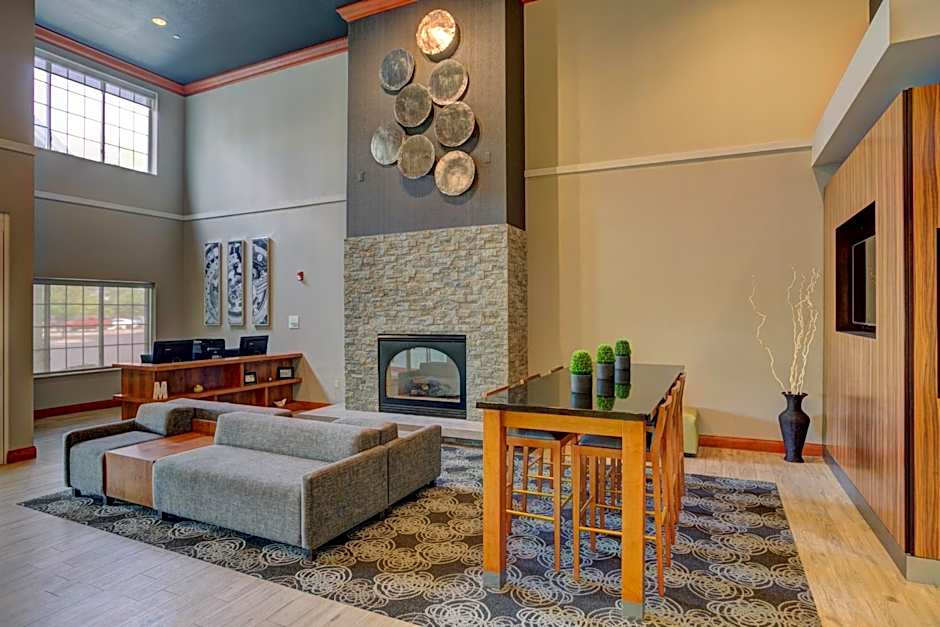 Holiday Inn Milwaukee Airport By IHG