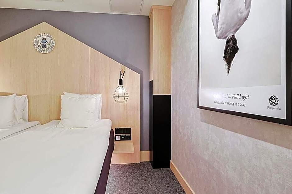 Hotel With Urban Deli