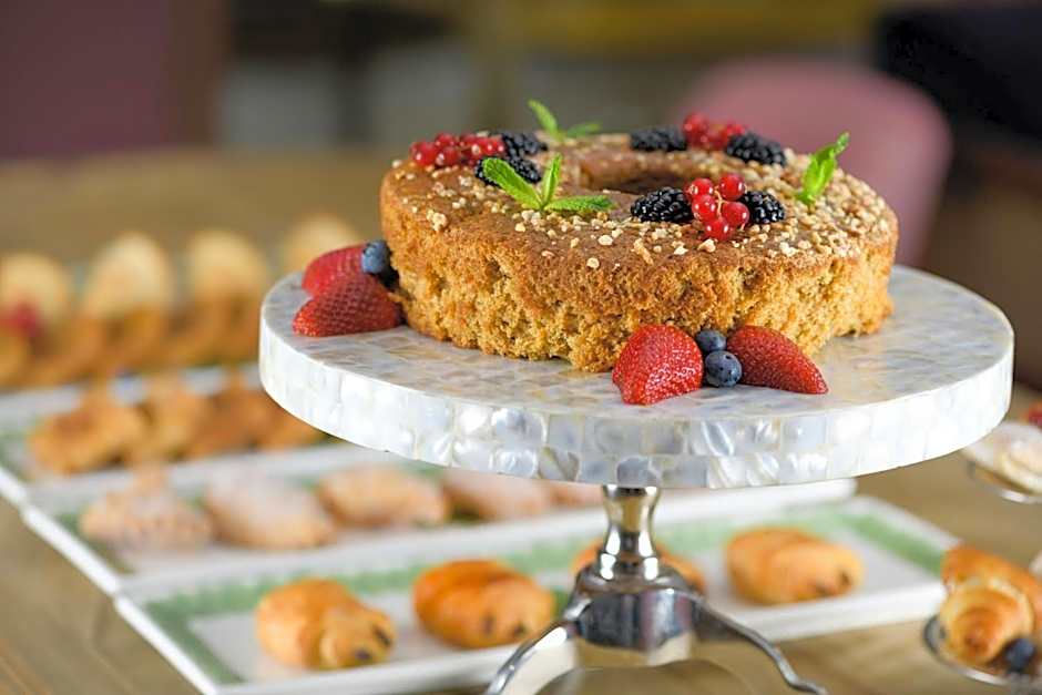 Querencia de Sevilla, Autograph Collection