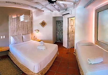 SIESTA ROOM