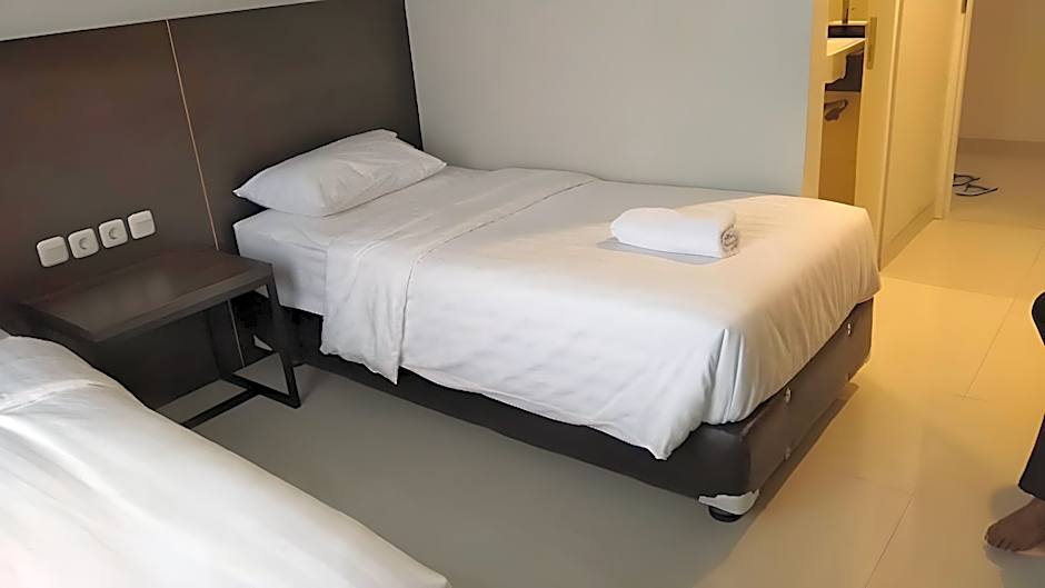 OYO 1006 Azzahra Guest House