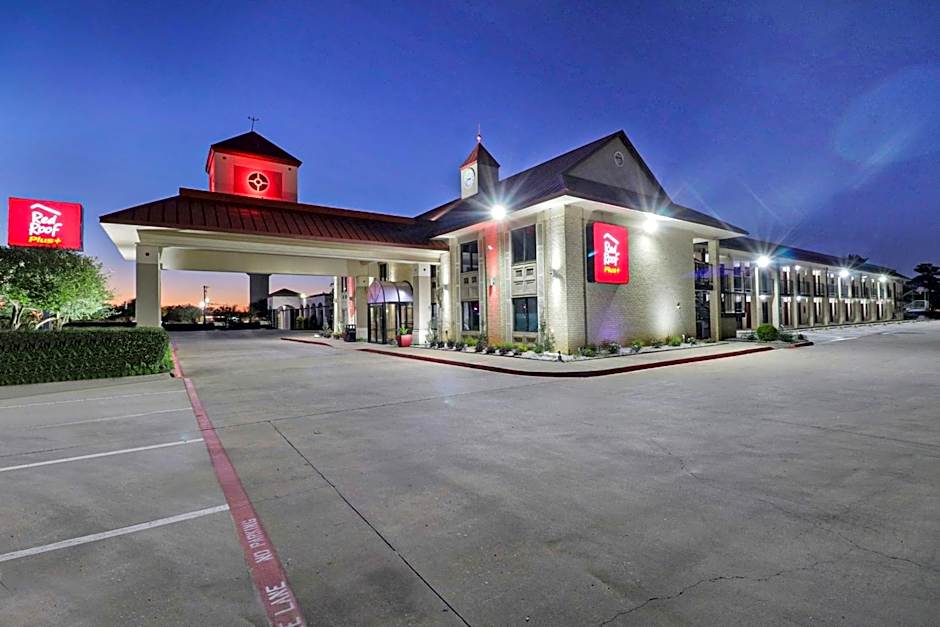 Red Roof PLUS+ Dallas - Addison