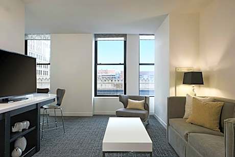 Executive Suite, 2 Queen, Sofa bed