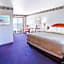 Super 8 by Wyndham Mackinaw City/Beachfront Area