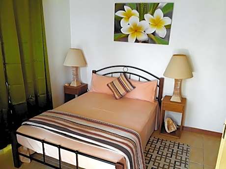 Flo Villa