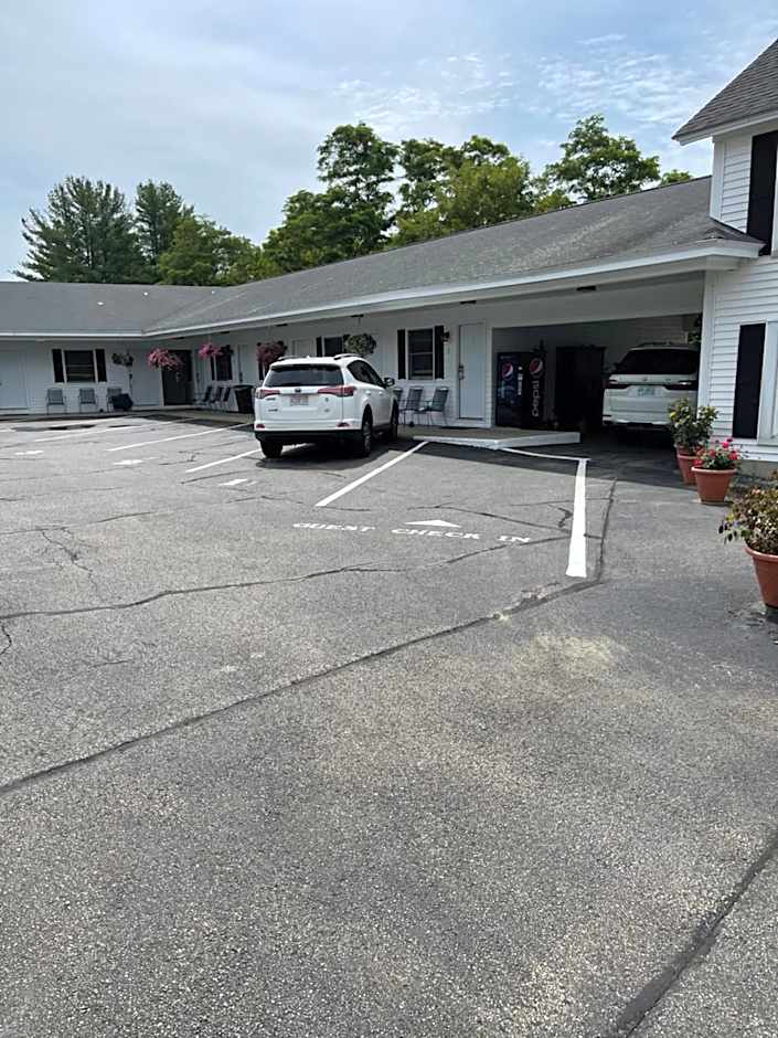 Colonial Motel