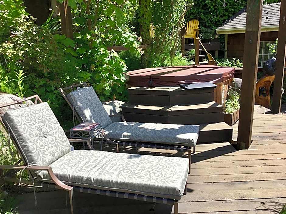 The Tuwanek Bed and Breakfast