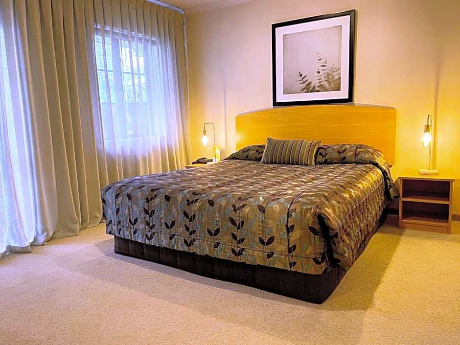 Greenlane Manor Motel