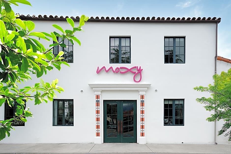 Moxy Santa Barbara