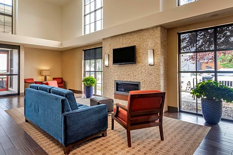 Comfort Suites Airport-University