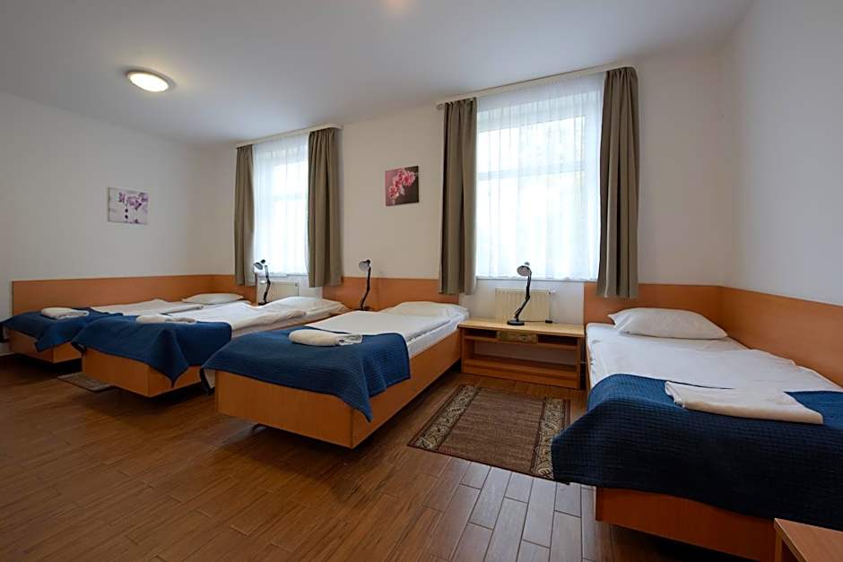 Foto 1 daripada 4 — Quadruple Room (4 Adults)