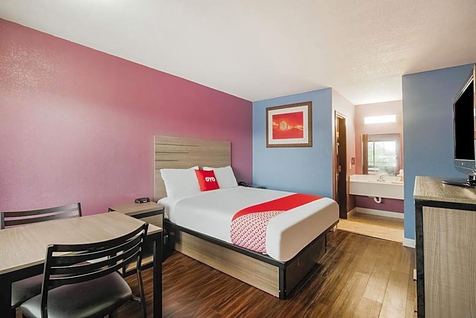 OYO Hotel Houston N Fm-1960 Champions TX