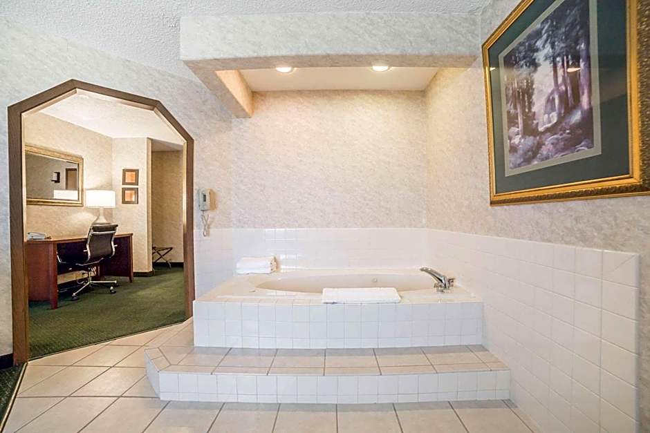 Yellowstone River Inn & Suites