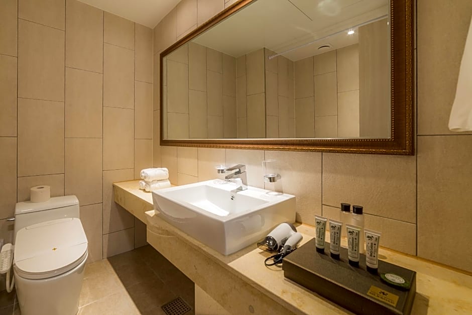 Reborn Suwon Silkroad Hotel