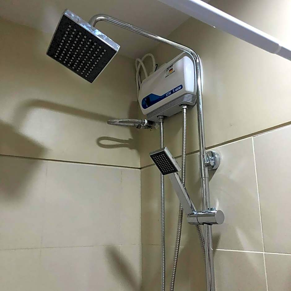 CONDO staycation Near Mall Of Asia