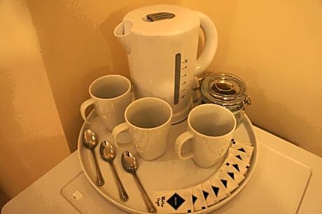 Single Room - Private Bathroom