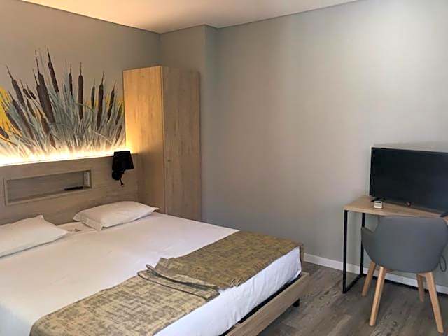 Photo 1 of 2 of Double Room
