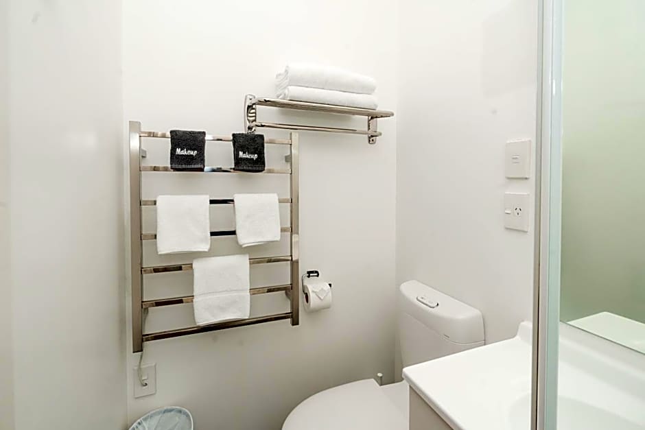 Gilmer Apartment Hotel