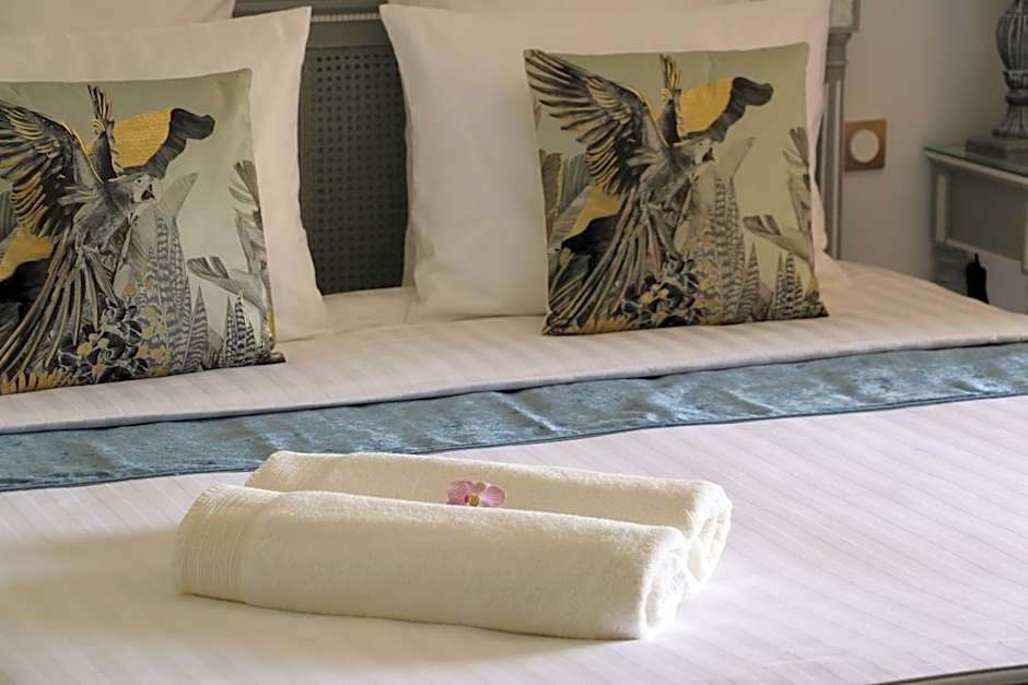 Loup Castel Boutique Hotel B&B