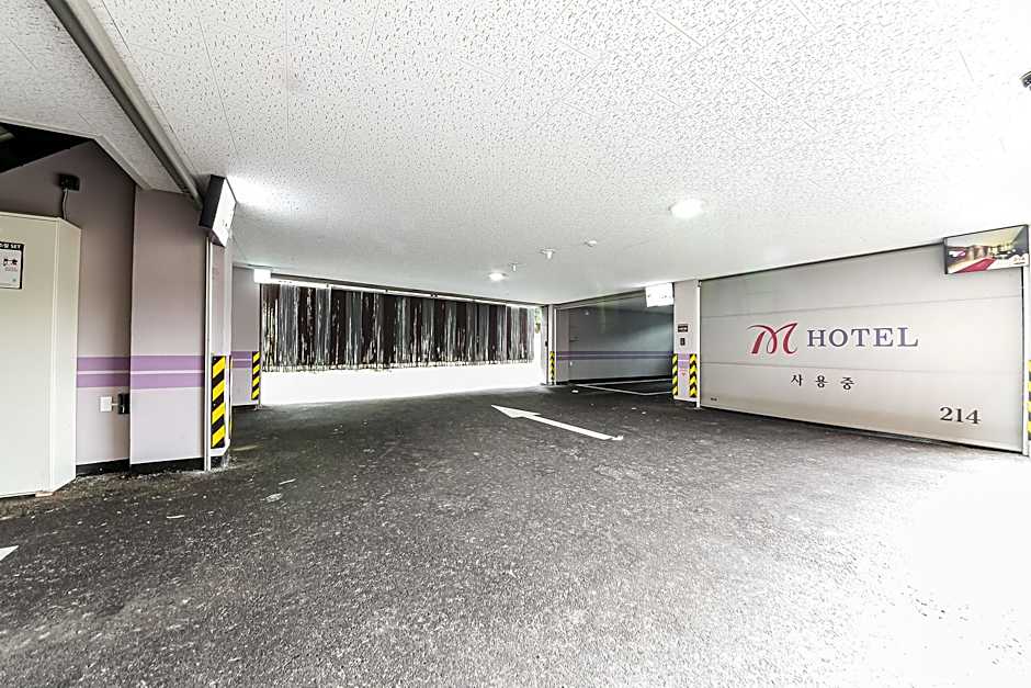 Gimje M Hotel Drive-in