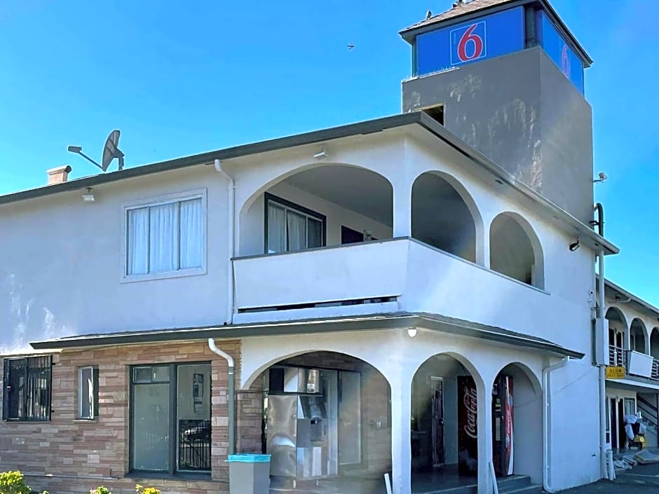 Motel 6 Richmond CA Civic Center – Richmond, CA