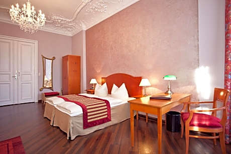 Triple Room Ensuite with Balcony